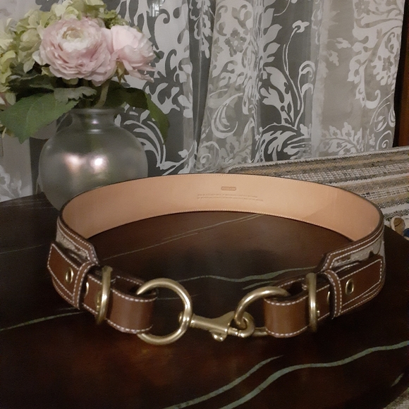 Authentic Coach adjustable hook belt - Picture 2 of 7